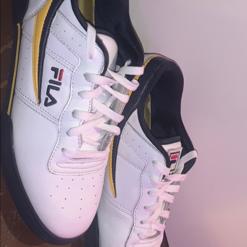 Fills men’s sneakers size 12
